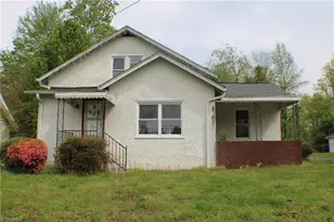 212 W Oakdale St, Mount Airy, NC 27030 - Photo 1