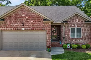 928 Arrowhead Ln, Mebane, NC 27302 - Photo 1