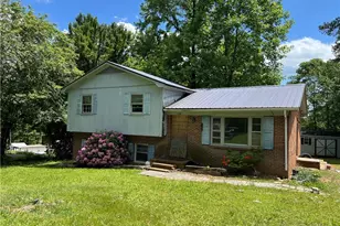 118 Laurel Dr, Mount Airy, NC 27030 - Photo 1