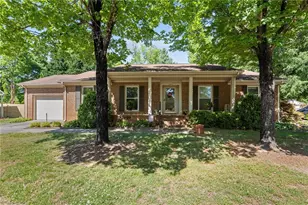 1612 Regency Dr, Burlington, NC 27215 - Photo 1