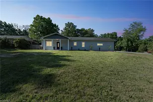 700 Nance Dr, Thomasville, NC 27360 - Photo 1