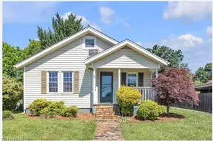 307 S Key St, Pilot Mountain, NC 27041 - Photo 1