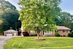 327 Lanier Dr, Lexington, NC 27295 - Photo 1