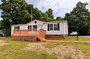 2862 Eagle Point Dr, Trinity, NC 27370 - Photo 1