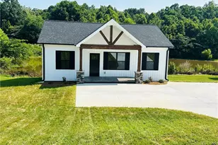 103 Lakeshore Dr, Thomasville, NC 27360 - Photo 1