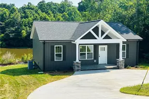 105 Lakeshore Dr, Thomasville, NC 27360 - Photo 1