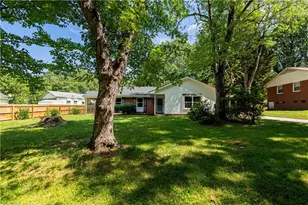 2821 Regent Park Ln, Burlington, NC 27217 - Photo 1