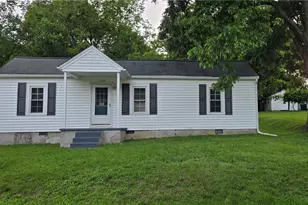 426 Smith St, Burlington, NC 27217 - Photo 1