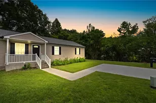 427 Elm Ct, Burlington, NC 27217 - Photo 1