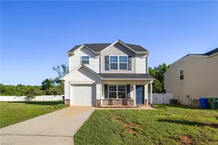 210 Glenoaks Dr, Lexington, NC 27292 - Photo 1