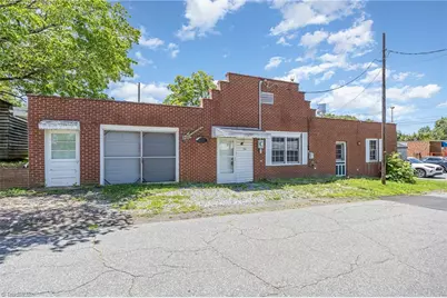 111 W Starmount Avenue, Liberty, NC 27298 - Photo 1