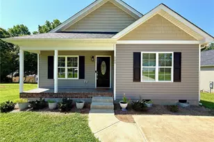 505 Sycamore Cir, Yadkinville, NC 27055 - Photo 1