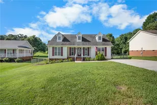 206 Bell Dr, Thomasville, NC 27360 - Photo 1