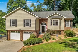 146 Hollowview Dr, Wilkesboro, NC 28697 - Photo 1