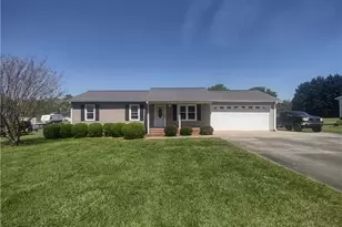 42 Kirk St, Thomasville, NC 27360 - Photo 1