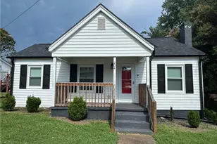 204 Nelson St, Pilot Mountain, NC 27041 - Photo 1