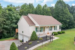 178 Brooklin St, Wilkesboro, NC 28697 - Photo 1