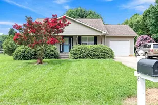 828 Weavil Rd, Kernersville, NC 27284 - Photo 1