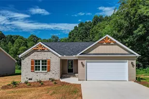 1824 Crutchfield Rd, Reidsville, NC 27320 - Photo 1