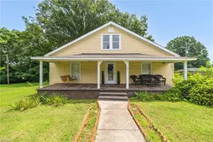 501 N 3rd Ave, Mayodan, NC 27027 - Photo 1