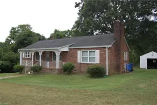 570 Pisgah Cir, Kernersville, NC 27284 - Photo 1