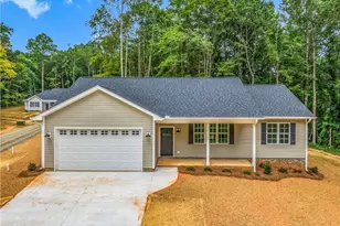 506 Carolina Ave, Yadkinville, NC 27055 - Photo 1