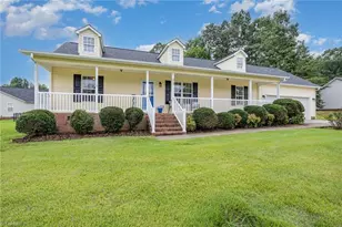 872 Charter Oaks Dr, Randleman, NC 27317 - Photo 1