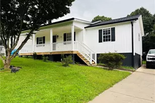 17 Candlestick Dr, Thomasville, NC 27360 - Photo 1