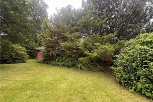 5205 Grandover Pkwy, Greensboro, NC 27407 - Photo 1