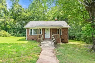 605 Nichols St, Madison, NC 27025 - Photo 1