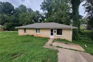 2725 Drewry Ln, Winston-Salem, NC 27105 - Photo 1