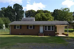 709 W Academy St, Madison, NC 27025 - Photo 1