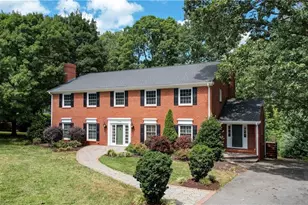 1006 Oakcrest Dr, Reidsville, NC 27320 - Photo 1