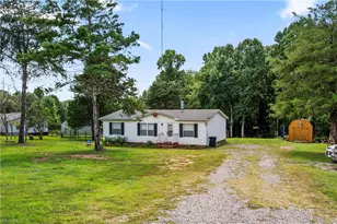 1024 N Ridge Dr, Yadkinville, NC 27055 - Photo 1