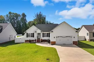 112 Brooke Ridge Dr, Thomasville, NC 27360 - Photo 1