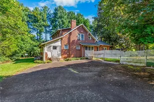 404 N State St, Yadkinville, NC 27055 - Photo 2
