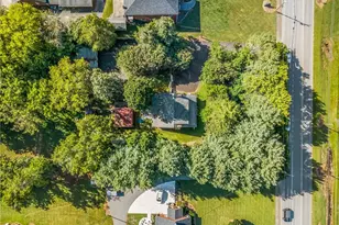404 N State St, Yadkinville, NC 27055 - Photo 4