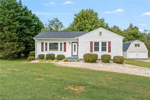 912 Alice Dr, Thomasville, NC 27360 - Photo 1