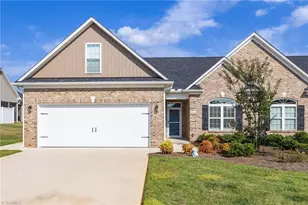 102 Sunny Pl, Reidsville, NC 27320 - Photo 1