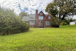 1523 Maple Ave, Burlington, NC 27215 - Photo 1