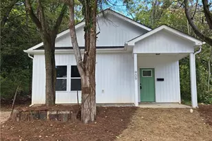 909 Roosevelt St, Winston-Salem, NC 27105 - Photo 1