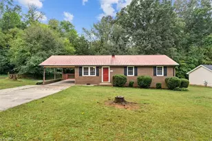 1001 Meadowood Dr, Ramseur, NC 27316 - Photo 1