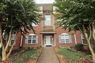 6941 Hanesbrook Cir, Clemmons, NC 27012 - Photo 1