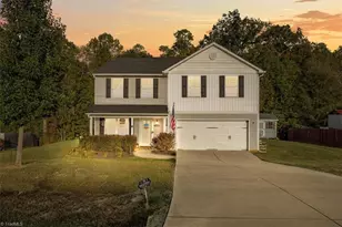 2715 Buckhorn Dr, Randleman, NC 27317 - Photo 1