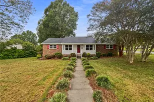 516 Wentworth Dr, Graham, NC 27253 - Photo 1