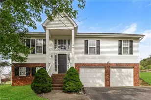 618 Asheby Woods Rd, Kernersville, NC 27284 - Photo 1