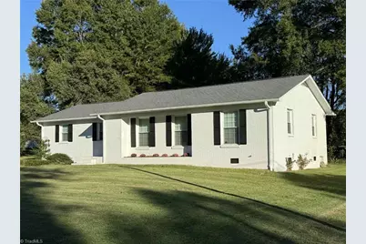 149 Vance Street, Dobson, NC 27017 - Photo 1