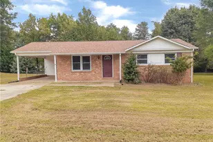 305 Broad St, Reidsville, NC 27320 - Photo 1