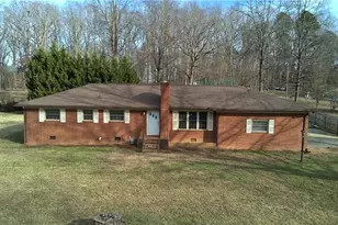 19 Colonial Dr, Lexington, NC 27292 - Photo 1