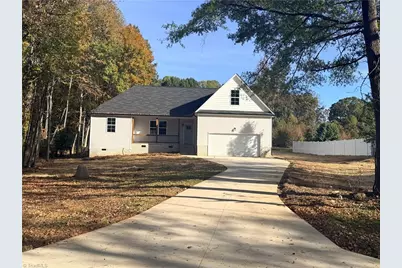 901 Edgemont Road, Greensboro, NC 27406 - Photo 1